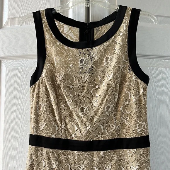 BCBG PARIS- Beige Lace Dress Size 8 - Picture 2 of 11
